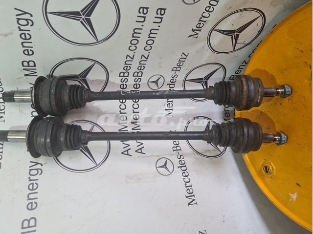 Полуось задняя, левая A2043501910 MERCEDES