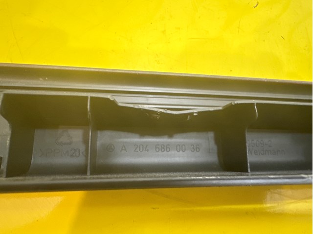 MERCEDES A2046860036 Накладка дверного порога внутренняя передняя правая в наличии Запорожье