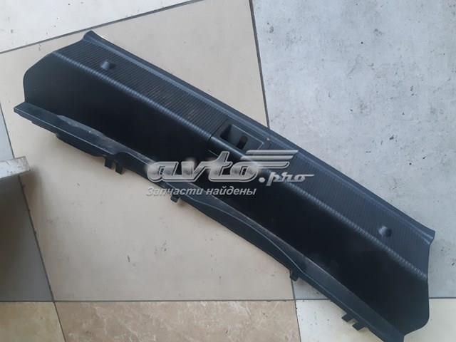Накладка задней панели багажника A2046900825 MERCEDES