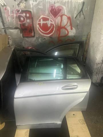 Дверь задняя A2047300305 MERCEDES