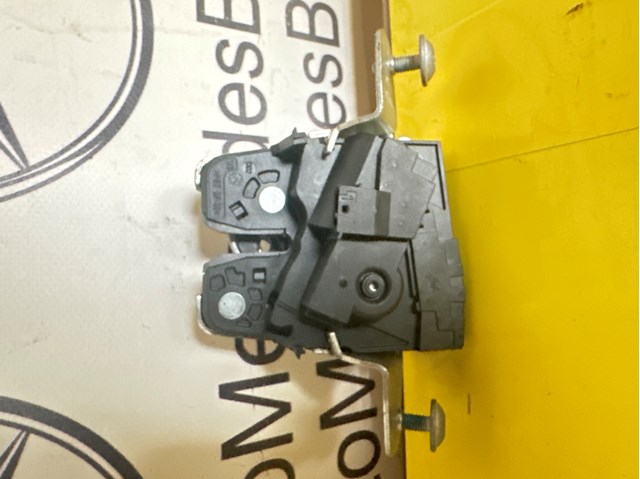 Замок крышки багажника A2047400735 MERCEDES