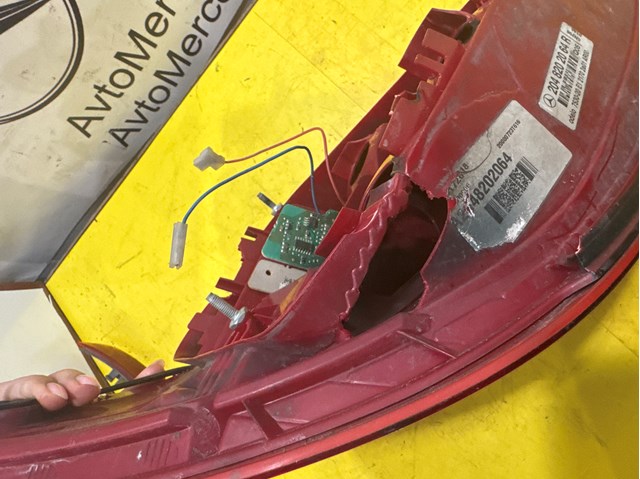MERCEDES A2048202064 Фонарь задний правый в наличии Украина