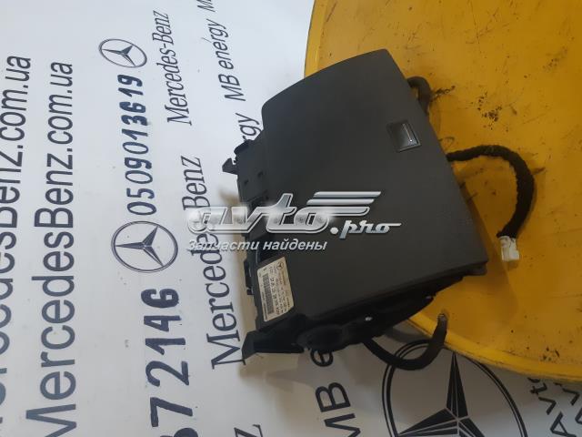 MERCEDES A2048204697 Дисплей многофункциональный в наличии Ровно