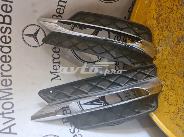 Решетка переднего бампера, левая A2048851353 MERCEDES