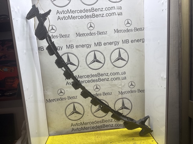 Кронштейн бампера переднего, центральный A2048854065 MERCEDES
