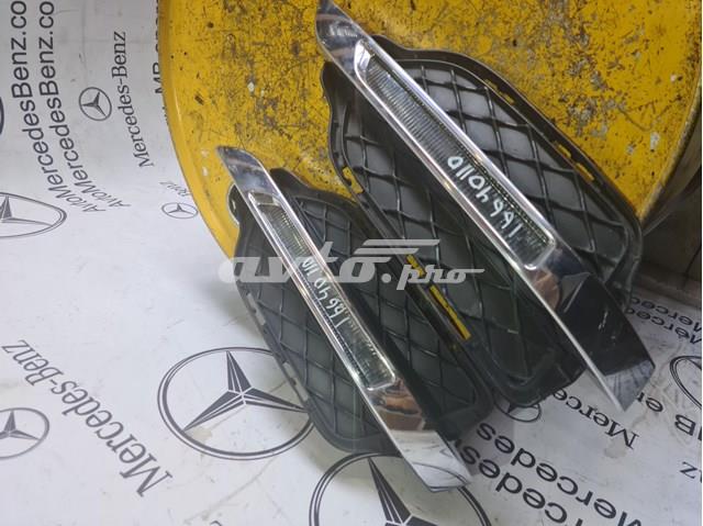 Габарит (фонарь) передний нижний левый A2049065401 MERCEDES