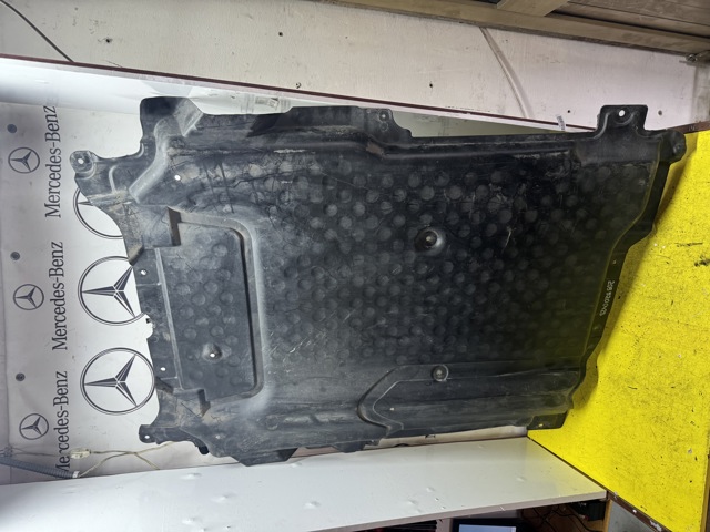 Защита двигателя задняя A2055200423 MERCEDES