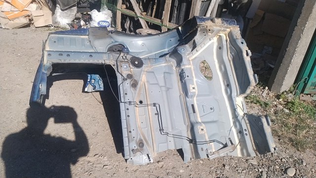 A2056304202 Крыло заднее правое купить Николаев