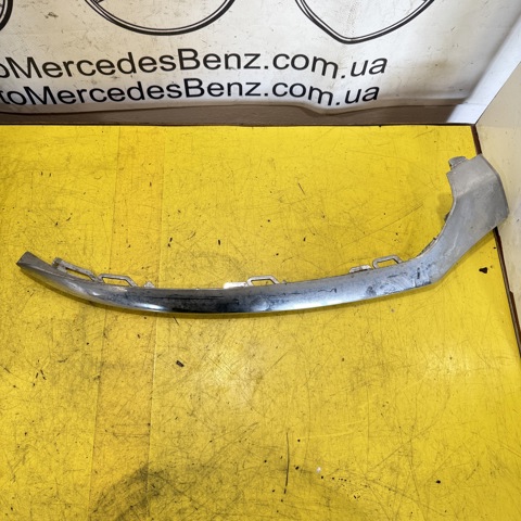 Молдинг переднего бампера, правый A2058851474 MERCEDES