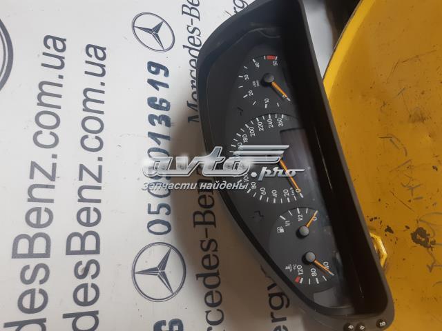 Щиток приборов A2105402811 MERCEDES