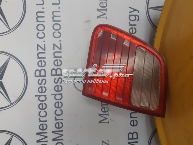 Фонарь задний внутренний правый A2108202464 MERCEDES