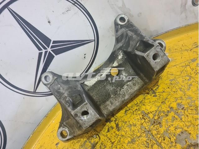 Кронштейн подушки коробки передач A2112420340 MERCEDES