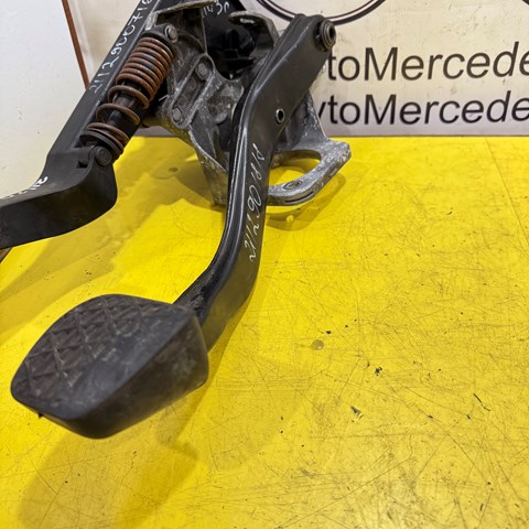 Педаль тормоза A2112901818 MERCEDES