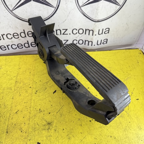 Педаль акселератора A2113000904 MERCEDES