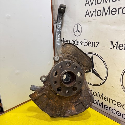 Цапфа (поворотный кулак) передний правый A2113305020 MERCEDES