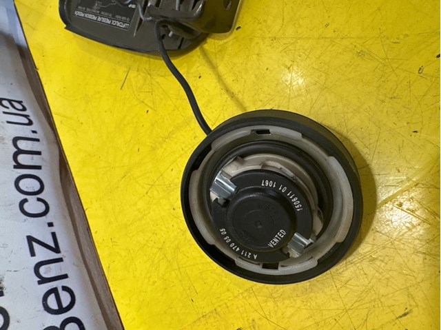 MERCEDES A2114700505 Крышка бензобака в наличии Харьков