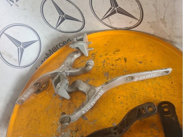 A2117400137 MERCEDES Петля задней двери купить в Павлоград