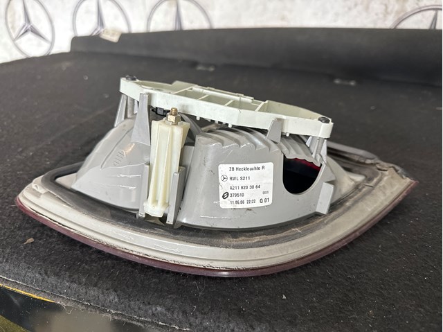 MERCEDES A2118203064 Фонарь задний правый внутренний в наличии Кривой Рог