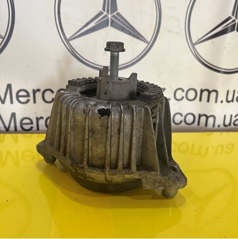Левая опора двигателя A2122406317 MERCEDES