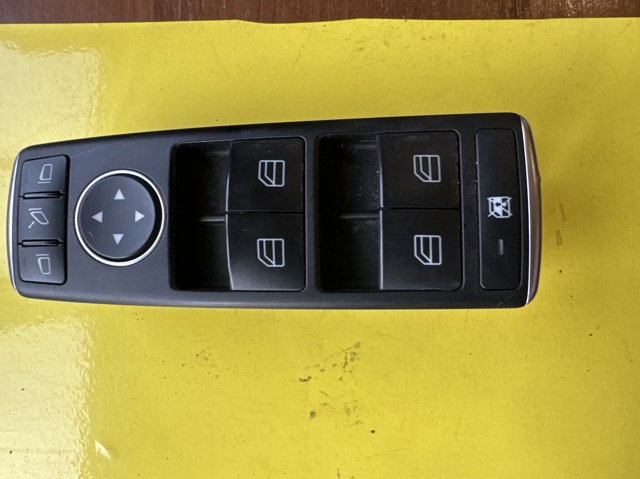 Кнопки переднего левого стекло подъемника A2129056100 MERCEDES