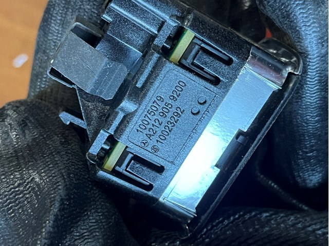 MERCEDES A2129059200 Кнопка салона привода крышки багажника (двери 3/5-й (ляды) в наличии Днепр