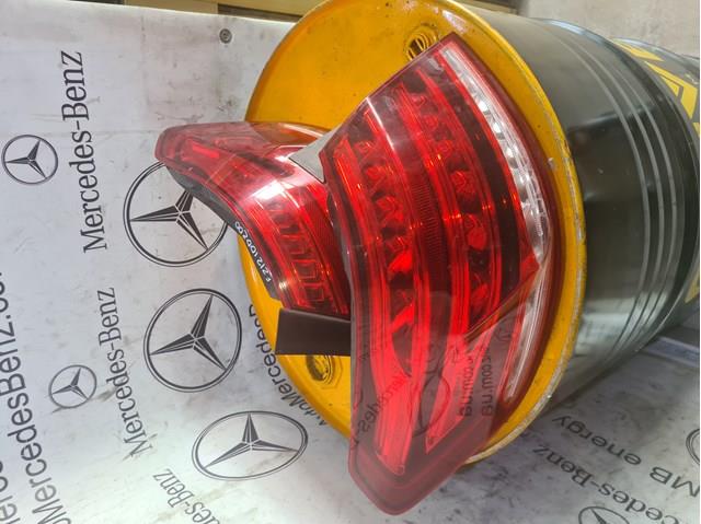 Задняя левая внешняя фара A2129060703 MERCEDES