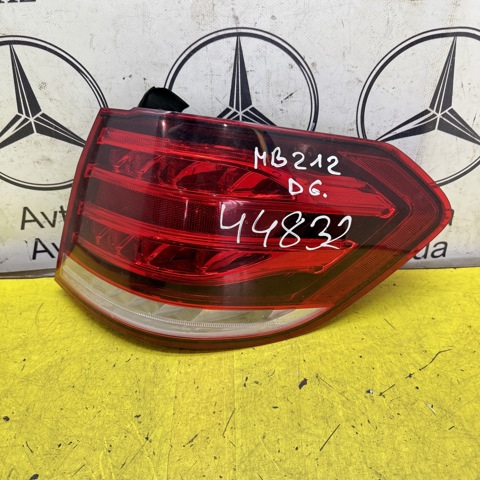 Фара задняя правая внешняя A2129061803 MERCEDES