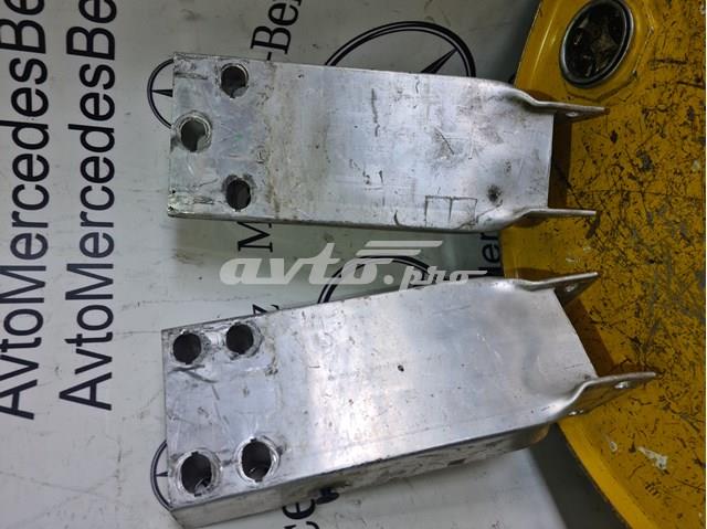 Кронштейн усилителя переднего бампера A2136201500 MERCEDES
