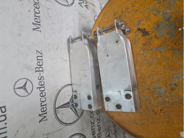 A2136201600 MERCEDES Кронштейн усилителя переднего бампера купить в Хмельницкий
