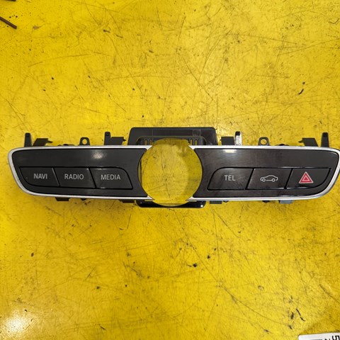 Блок кнопок центральной консоли A2139054603 MERCEDES