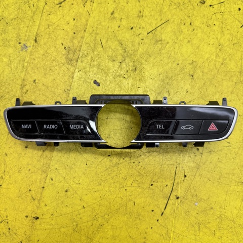 Блок кнопок центральной консоли A2139056308 MERCEDES