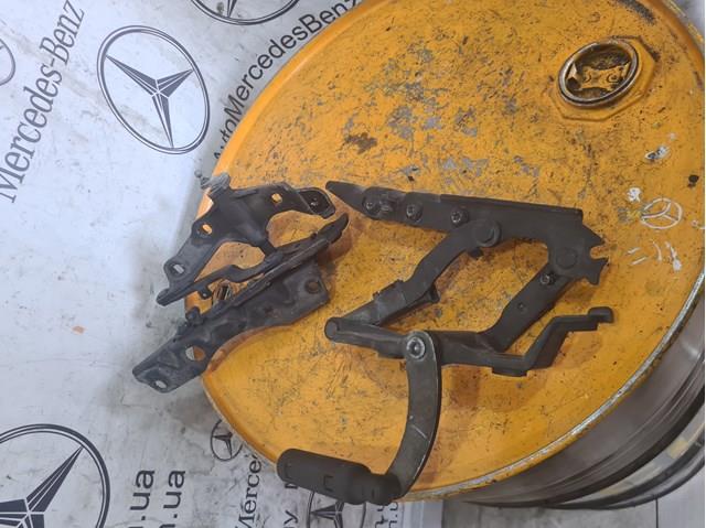 MERCEDES A2218800328 Петля капота левая в наличии Ровно