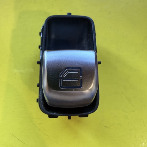Кнопки переднего правого стеклоподъемника A2229050309 MERCEDES