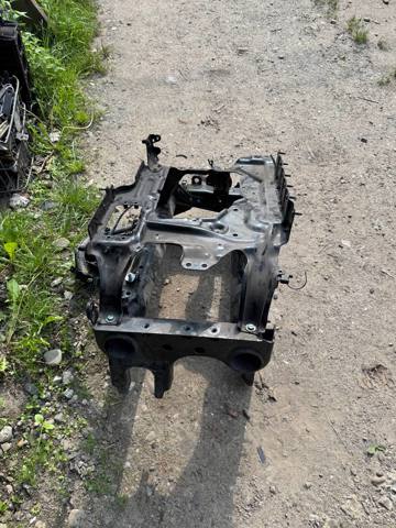 Балка крепления двигателя A2423424400 MERCEDES