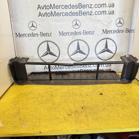 Нижний дефлектор радиатора A2425050030 MERCEDES