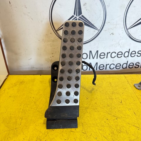 Педали газа A2533000104 MERCEDES