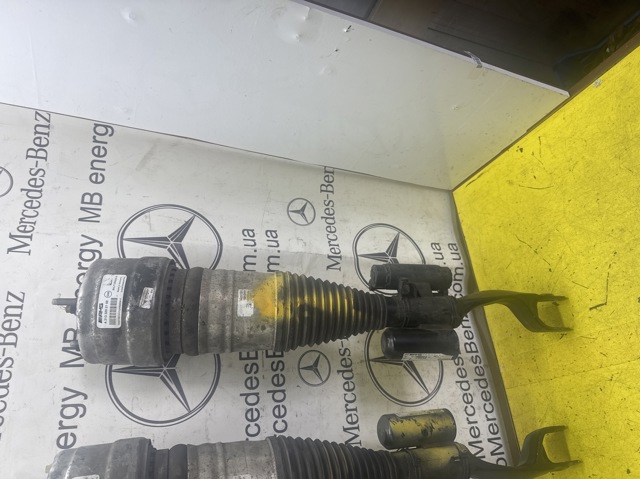 Амортизатор передней подвески левой A2533207900 MERCEDES