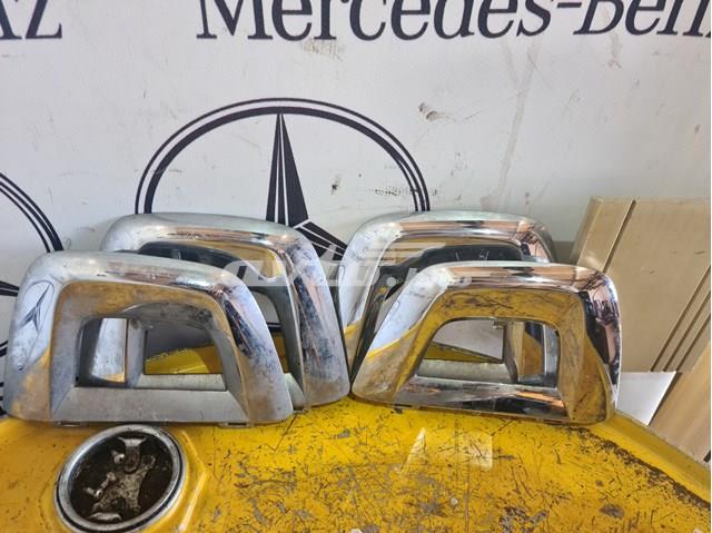 Крепление бампера переднего A2538856200 MERCEDES