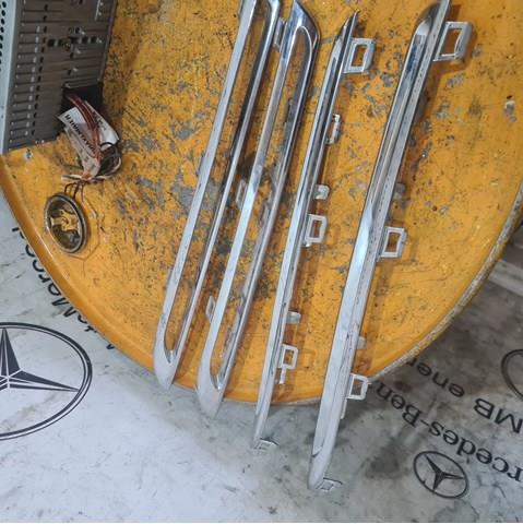 Облицовка радиатора A2538880185 MERCEDES