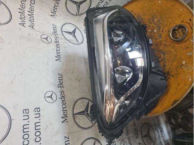 Вставка фары правой A2539061601 MERCEDES