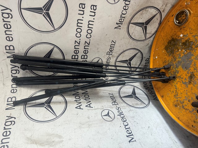 Амортизатор двери багажника A2539800300 MERCEDES