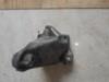 Кронштейн подушки (опоры) двигателя, левой A2712230904 MERCEDES