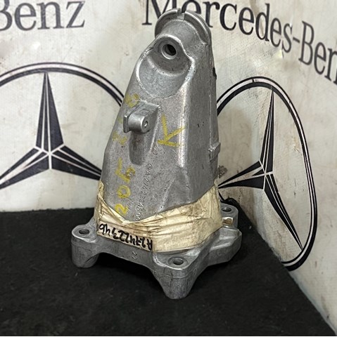 Кронштейн подушки (опоры) двигателя, левой A2742234600 MERCEDES