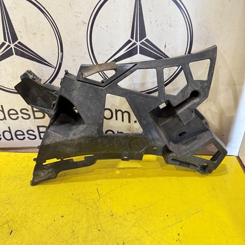 Рамка радиатора правая A2926200200 MERCEDES