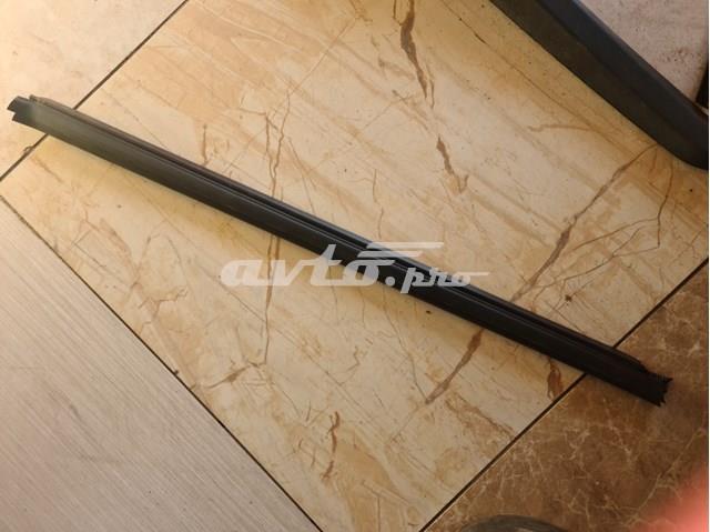 Уплотнитель стекла двери передней левой внутренний (планка) A2927250300 MERCEDES