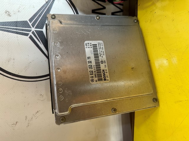 Компьютер двигателя A6121536379 MERCEDES