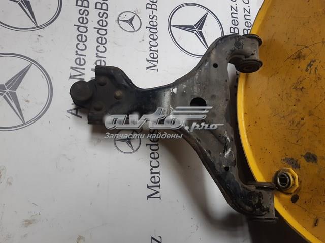 Левый рычаг передней нижней подвески A6393300410 MERCEDES