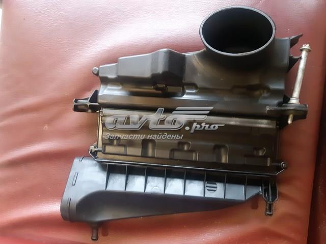 Корпус воздушного фильтра, правый A6420902001 MERCEDES