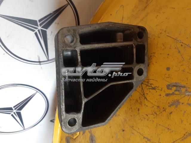A6422230204 MERCEDES Кронштейн подушки (опоры) двигателя левой купить в Черновцы