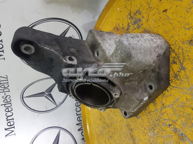 Кронштейн подушки (опоры) двигателя, левой A6462230604 MERCEDES